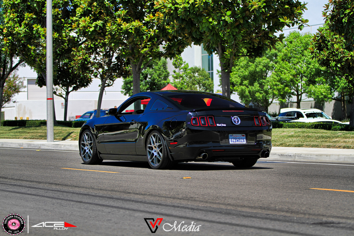 Donuts & Wheels 2015-Ford Mustang MESH-7 Hypersilver with Machined Avail.
