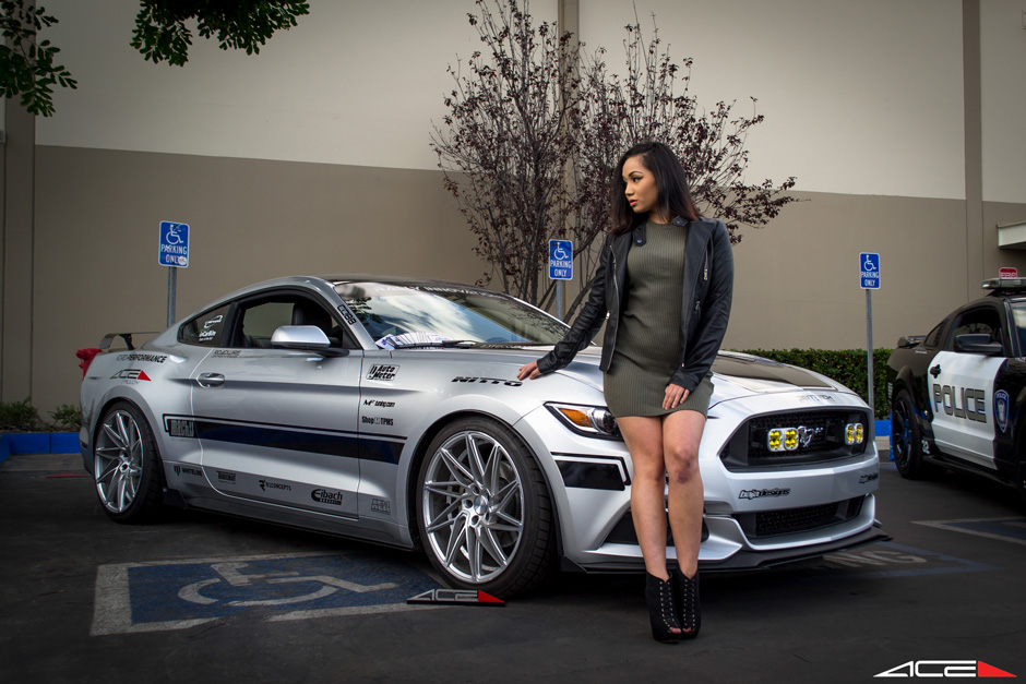 Toys4Tots 2015-Ford Mustang Driven D716 Silver with Machined Face